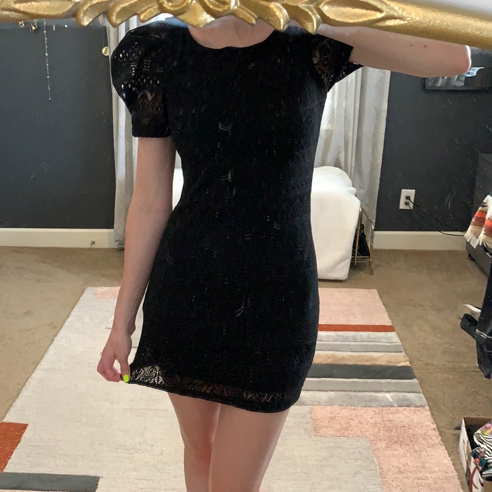 Short mini dress with puffed sleeves black size small